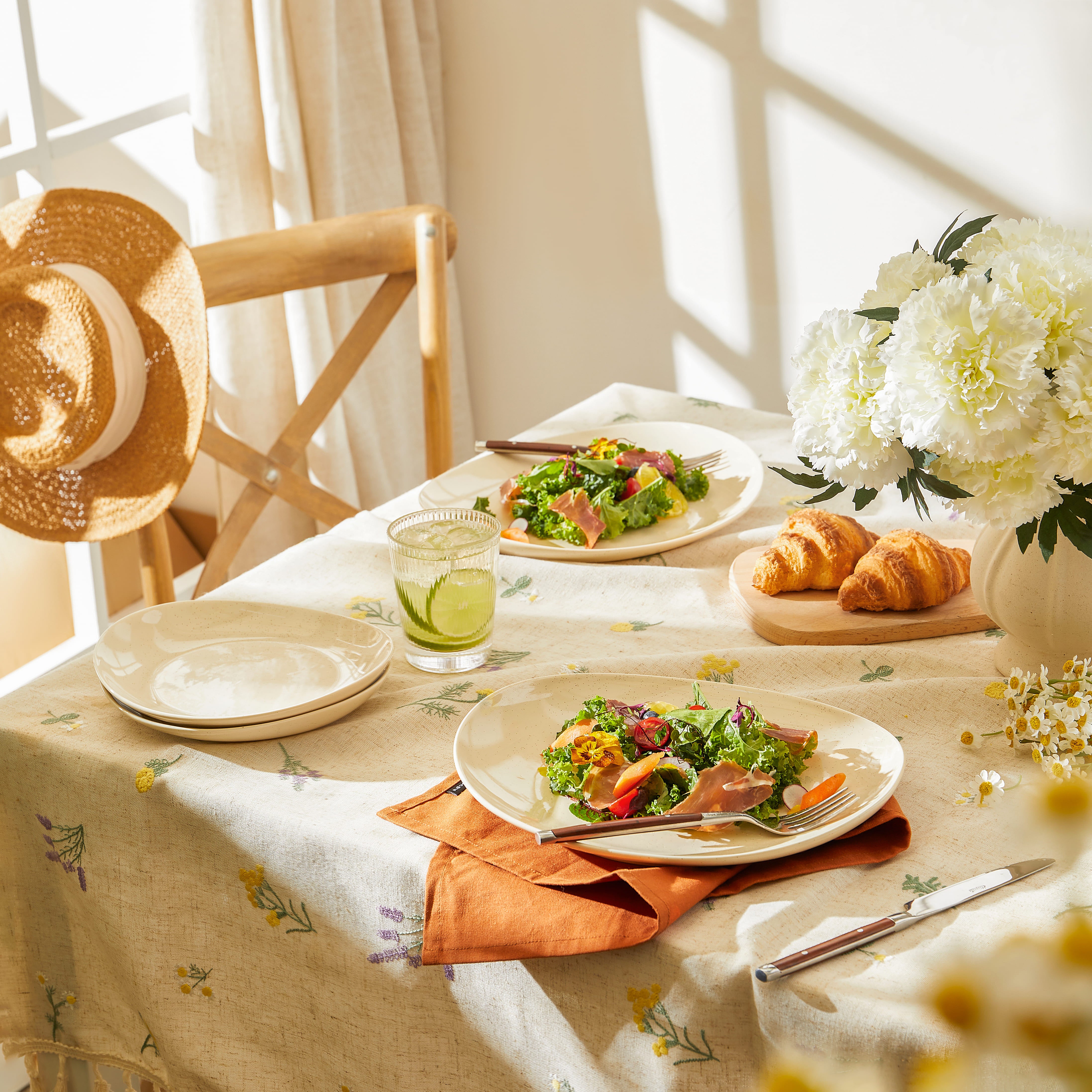 Beige Curved Porcelain Plates